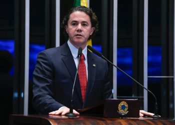 Voto de Louvor: Veneziano homenageia Fantástico e destaca 50 anos do programa durante discurso no Senado