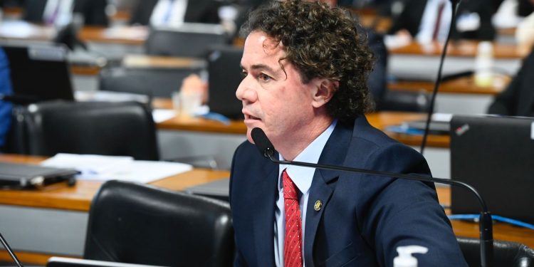 Comissão do Senado aprova relatório de Veneziano que determina perda de imóvel usado em crime de sequestro
