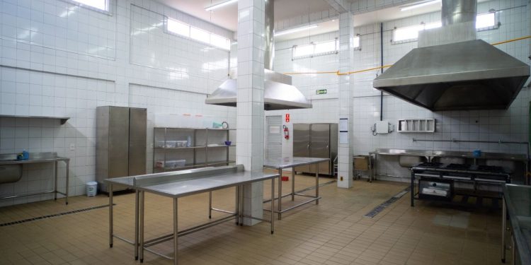 Veneziano destaca importância e alcance social do restaurante popular que será reaberto por Bruno nesta segunda