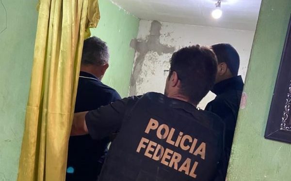 Polícia Federal prende acusado de divulgar pornografia infantil na internet