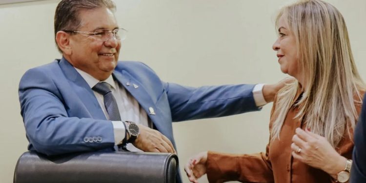 Assembleia aprova título de cidadania paraibana para deputada Silvia Benjamin