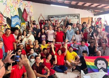 Com a presença de Cartaxo, militância do PT pede candidatura própria a Prefeitura de João Pessoa