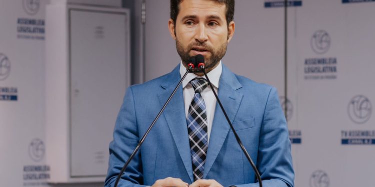 ALPB aprova projeto do deputado Michel Henrique que institui calendário oficial de eventos para pessoas com TEA