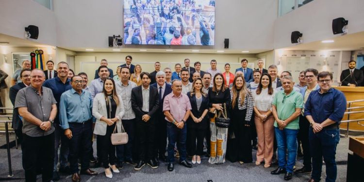 ALPB recebe prefeitos e debate queda de repasses no FPM em sessão especial