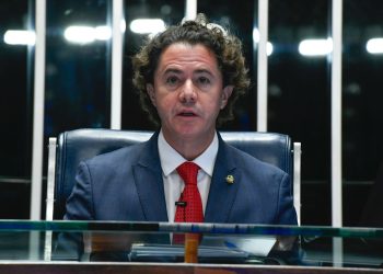 Veneziano preside sessão no Senado Federal para ampliar divulgação da AME – Atrofia Muscular Espinhal