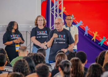 Cícero Lucena assina Decreto para que todas as escolas da Rede Municipal de João Pessoa tenham grêmios estudantis