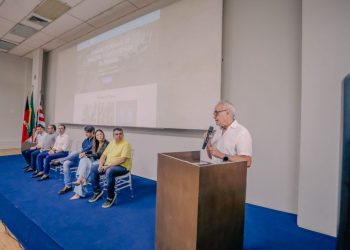 Cícero Lucena anuncia terceirização de cemitérios, hospitais e Zona Azul da Capital