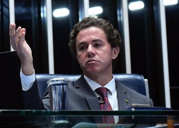 Ao presidir sessão do Senado com governadores para debater reforma tributária, Veneziano prevê votação da PEC para outubro