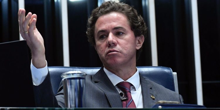 Ao presidir sessão do Senado com governadores para debater reforma tributária, Veneziano prevê votação da PEC para outubro