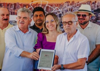 Cícero autoriza obras da USF do Jardim Cidade Universitária e reforça compromisso de cobrir toda cidade com serviços de Saúde