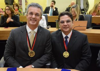 ALPB instala Frente Parlamentar da Advocacia e homenageia personalidades do sistema jurídico