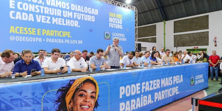 João entrega benefícios no valor de R$ 37 milhões e ouve novas demandas da população durante audiência do ODE em Santa Luzia