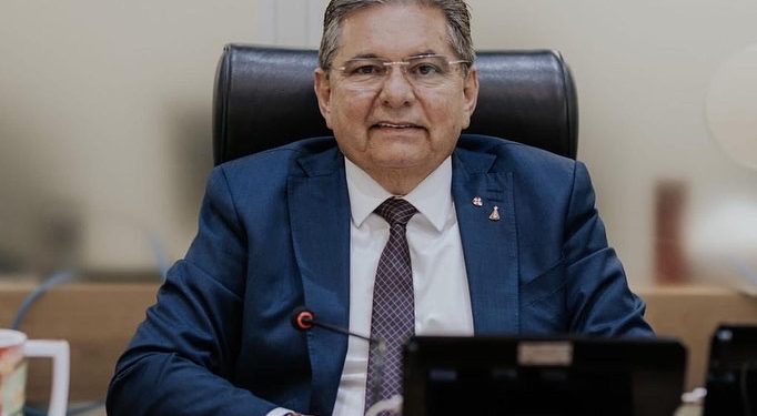 Adriano Galdino defende implantação da Fila Única no sistema público da saúde da Paraíba