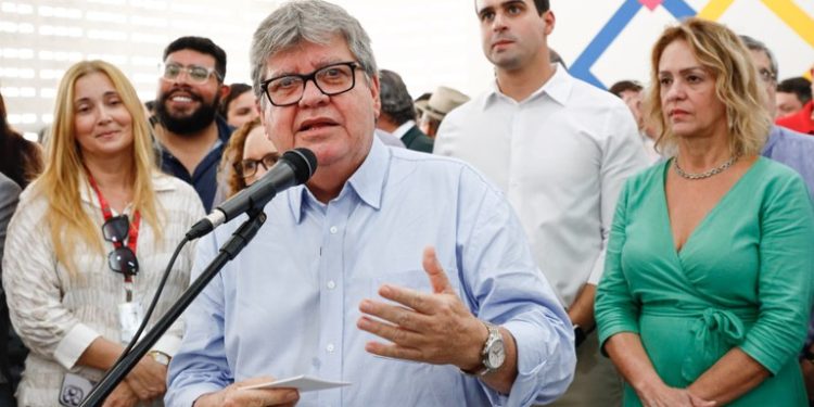 João Azevêdo entrega escola da Funad e destaca compromisso do governo com políticas de inclusão