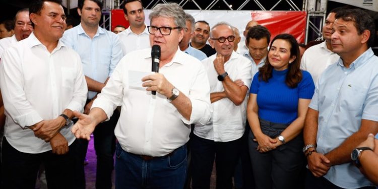 João entrega Casa da Cidadania do Valentina de Figueiredo