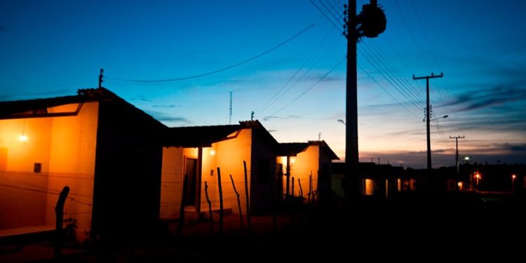 Famílias em áreas isoladas poderão ter auxílio para energia, gás e combustível