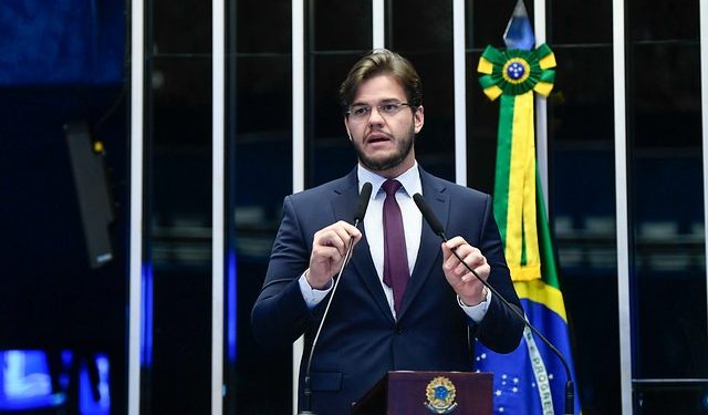 Bruno faz pronunciamento no Senado em defesa de políticas de inclusão para pessoas com deficiência