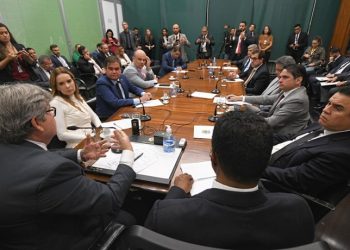 João se reúne com bancada federal e discute projetos estruturantes para o estado