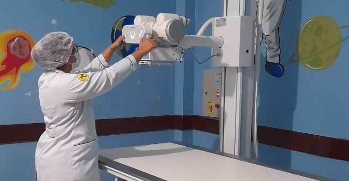 Hospital de Queimadas passa a oferecer raio-X digital de alta precisão com o plano de interiorização da saúde