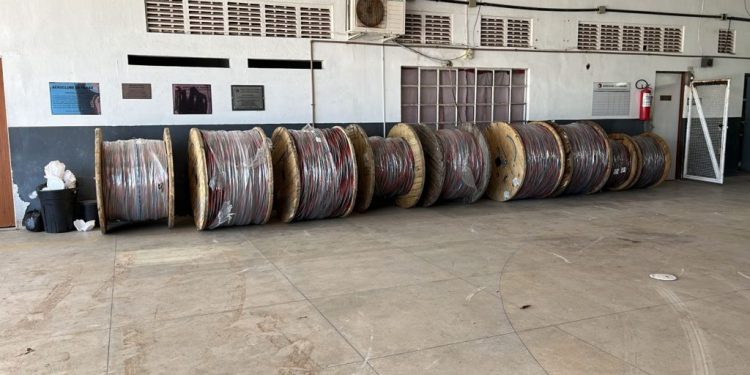 SEINFRA inicia operação para repor cabos elétricos furtados de espaços públicos em João Pessoa