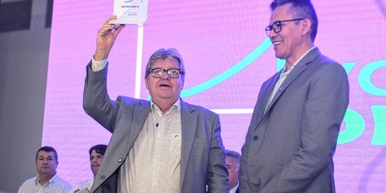 João Azevêdo abre Seminário de Pactuação das Metas Avança Ideb 2023