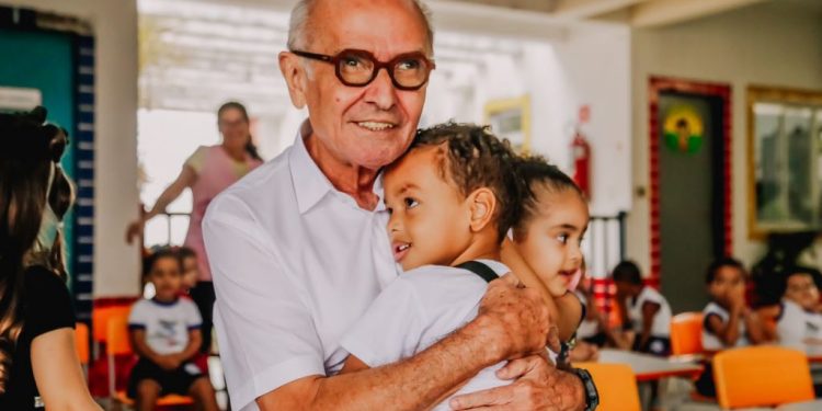 Cícero Lucena destaca qualidade dos serviços dos CMEIs ofertados à população