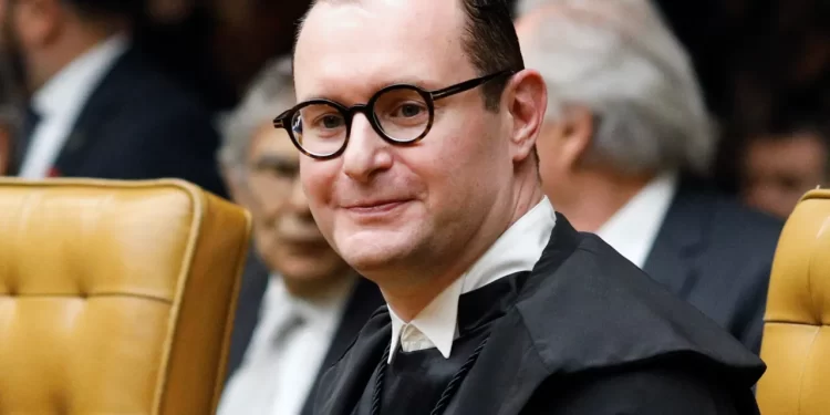 Ministro Zanin já tem mais de 500 processos sob sua relatoria