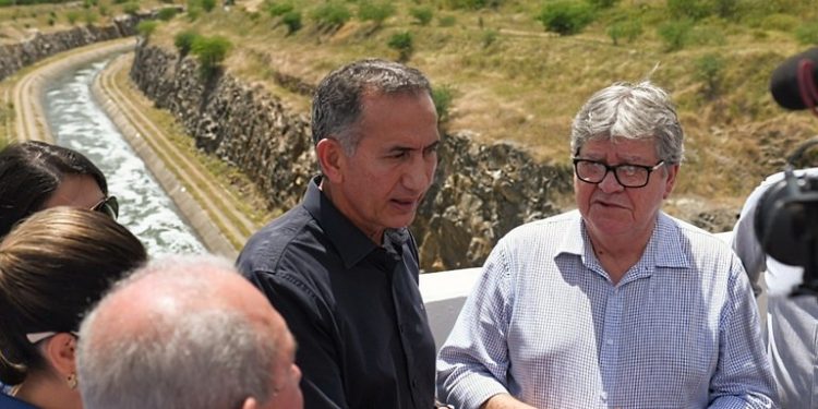 João Azevêdo destaca importância na segurança hídrica da Paraíba durante visita às obras do Canal Acauã-Araçagi com ministro Waldez Góes
