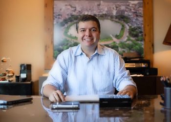 Diego Tavares elogia gestão de Cícero Lucena em João Pessoa: “Prefeito da educação do futuro”