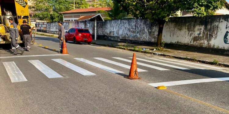 Semob-JP realiza pintura e revitalização da sinalização viária em diversos bairros da Capital