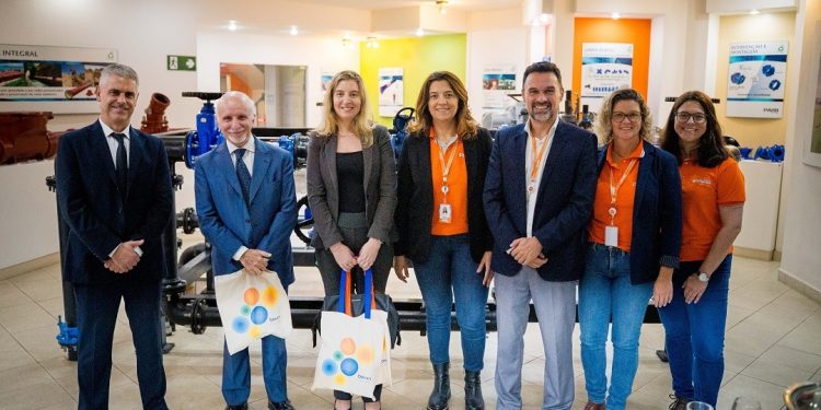 Embaixador do Uruguai visita fábrica da Saint-Gobain Canalização no Rio de Janeiro