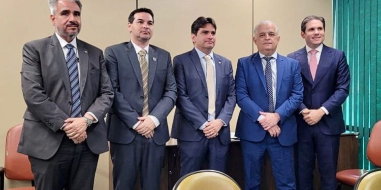 Murilo trata de avanço do mar em Baia da Traição com ministro de Portos e Aeroportos e políticos paraibanos