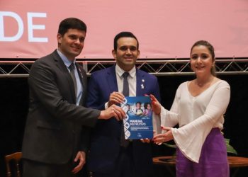 Governo da Paraíba comemora 1 ano do projeto Vacina Mais PB e lança cartão de vacina em Braille