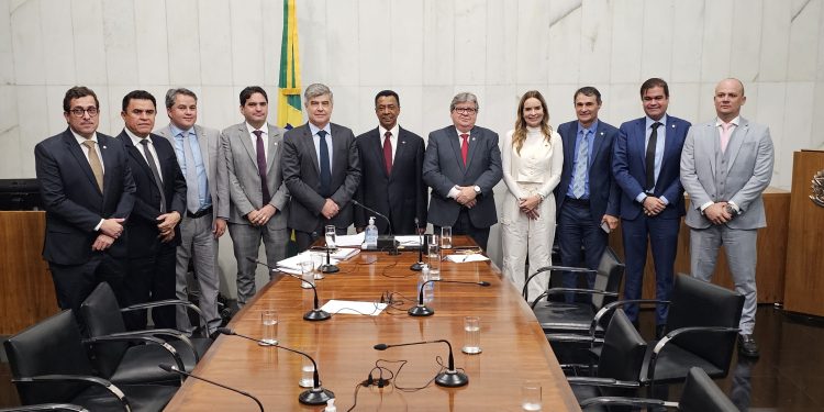 Murilo Galdino participa de reunião com o governador e bancada federal paraibana