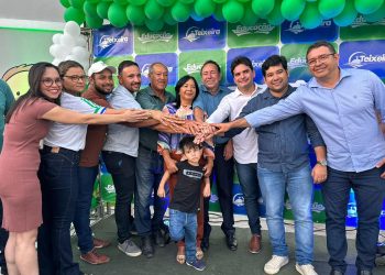 Murilo Galdino participa de inauguração de creche e parabeniza Teixeira pelo aniversário