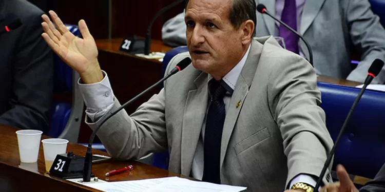 Hervázio critica obrigatoriedade da presença de mulheres em chapas eleitorais