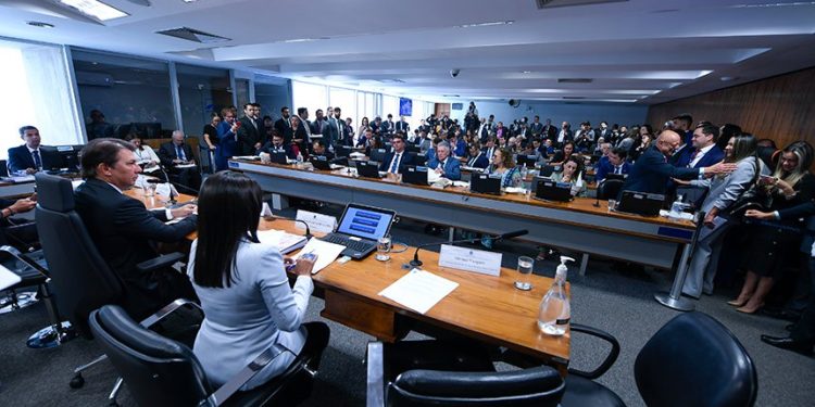 CPMI ouve na quinta-feira sargento que movimentou dinheiro para Mauro Cid