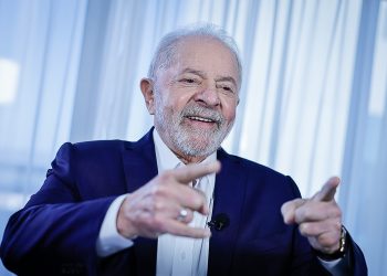 Governo Lula é melhor que o de Bolsonaro para 54% dos brasileiros, aponta pesquisa