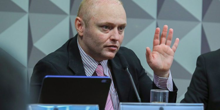 Delgatti afirma que Bolsonaro prometeu indulto em caso de grampo contra Moraes