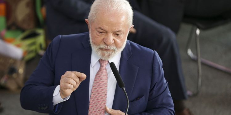 Lula quer premiar prefeitos que evitarem queimadas e desmatamento