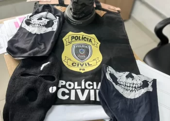 Operação cumpre mandados contra suspeito de ameaçar cometer massacres em escola de João Pessoa