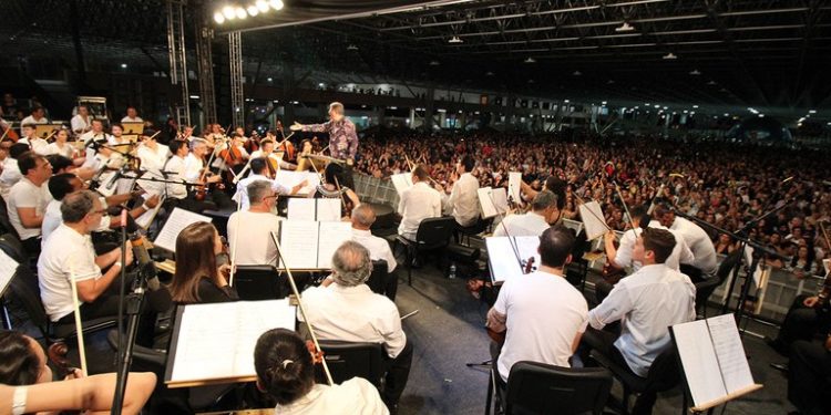 Orquestra Sinfônica da Paraíba comemora os 438 anos de João Pessoa em concerto com Santanna