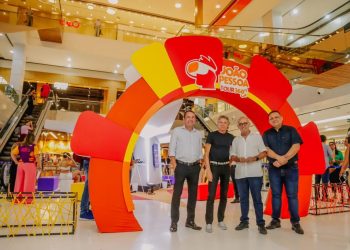 Cícero Lucena visita exposição ‘João Pessoa Tour 360º’ e afirma que projeto potencializa o turismo da cidade