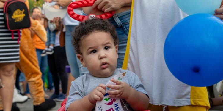 Com músicas, danças e brincadeiras, II Passeata do Bebê encerra semana de atividades voltadas à primeiríssima infância
