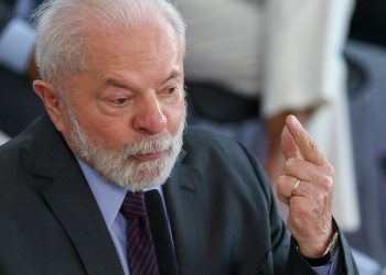 Lula diz que seguirá investindo “ainda mais” no futebol feminino