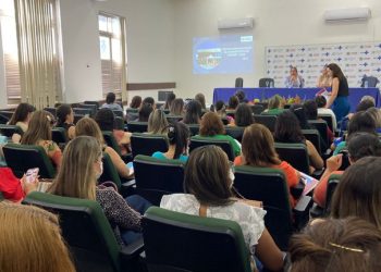 SES qualifica profissionais de saúde sobre coleta do exame preventivo do câncer de colo de útero