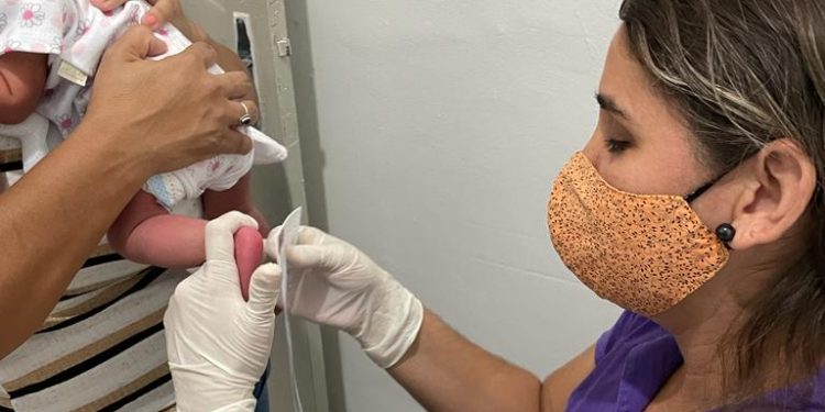 Unidades de Saúde de Patos oferecem gratuitamente o Teste do Pezinho