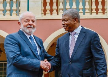 Brasil e Angola assinam sete acordos de cooperação durante visita de Lula a Luanda