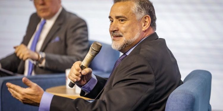 Paulo Pimenta afirma: imprensa é peça-chave no enfrentamento de fake news