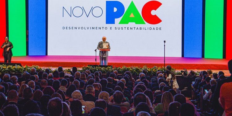 Lula anuncia investimento de R$ 28 bilhões na inclusão digital e conectividade